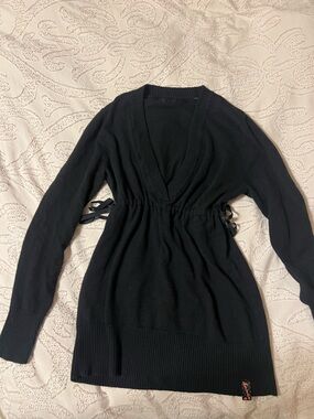 Y2K Lululemon Black V-Neck Tie-Waist Sweater top